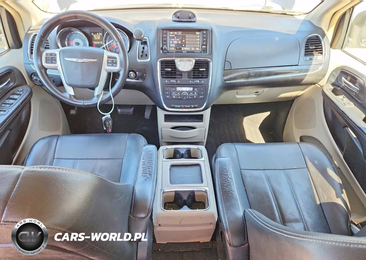 2016 Chrysler Town & Country Touring VIN:2C4RC1BG3GR283945 - 8