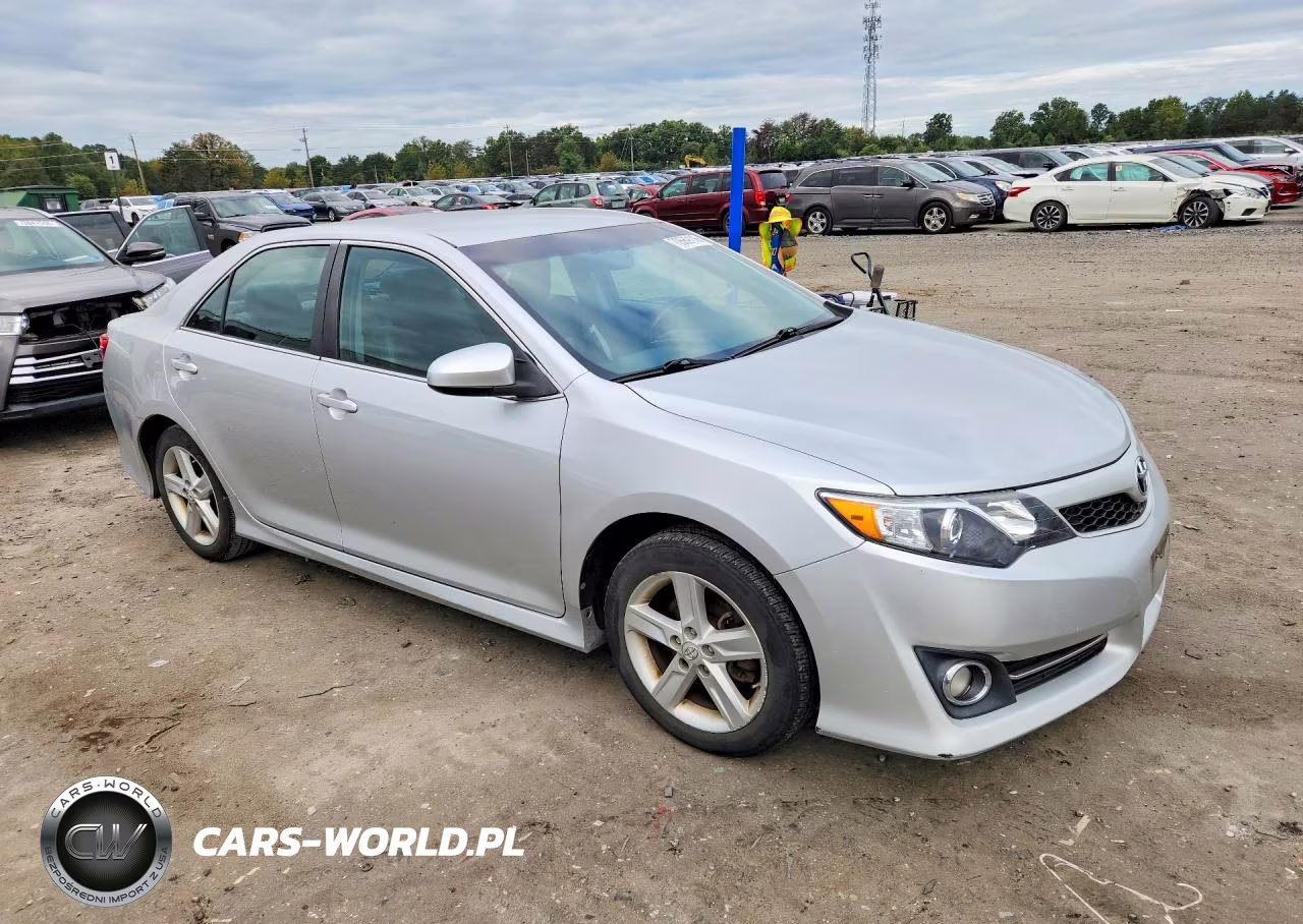 2014 Toyota Camry Se VIN:4T1BF1FK3EU329762 - 4