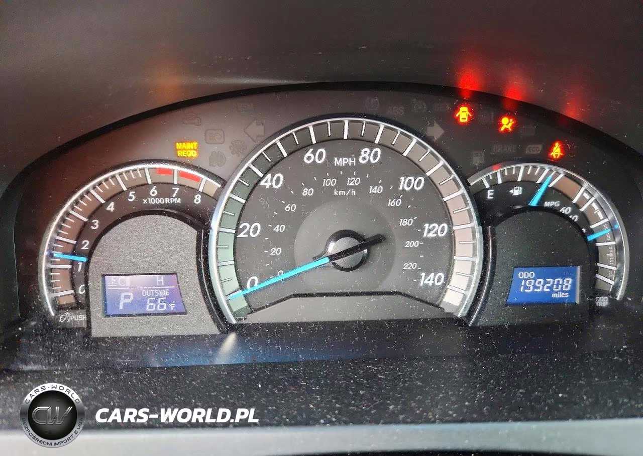 2014 Toyota Camry Se VIN:4T1BF1FK3EU329762 - 9