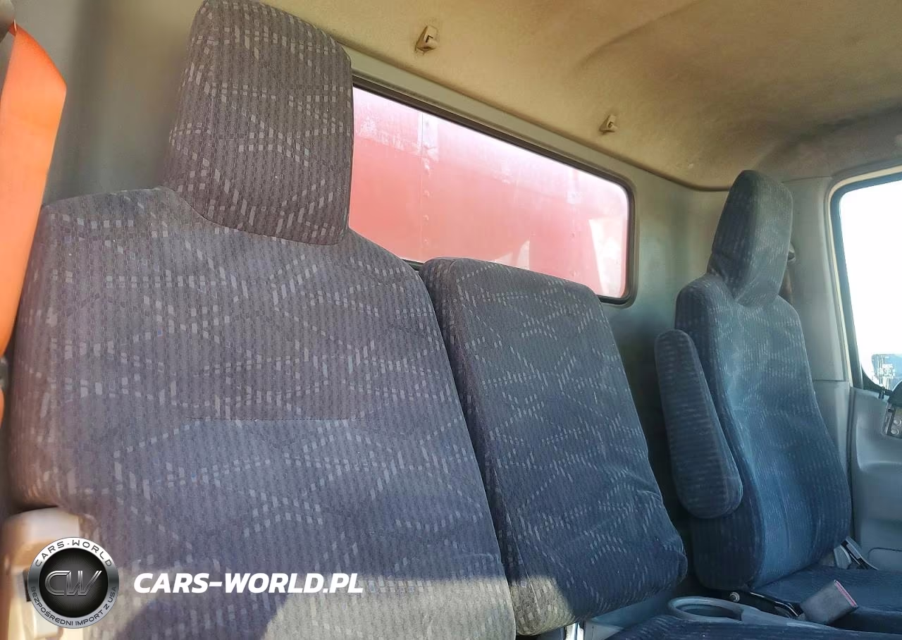 2017 Hino 195 Box Truck VIN:JHHSDM2H8HK005564 - 11