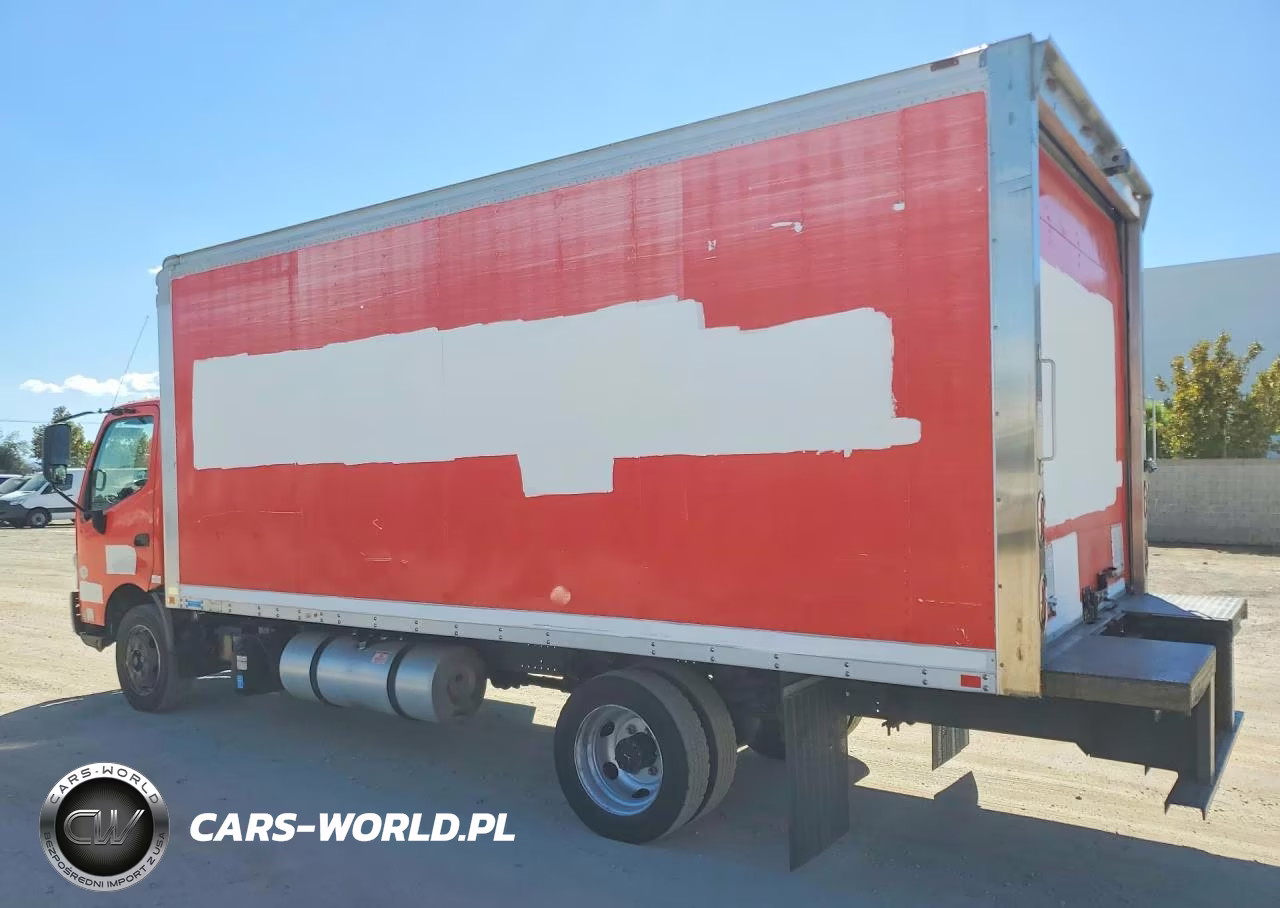 2017 Hino 195 Box Truck VIN:JHHSDM2H8HK005564 - 2
