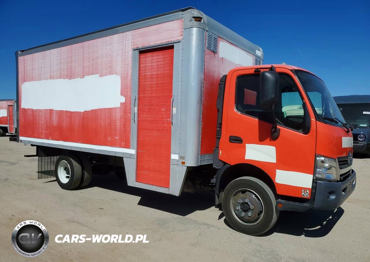 2017 Hino 195 Box Truck VIN:JHHSDM2H8HK005564 - 4