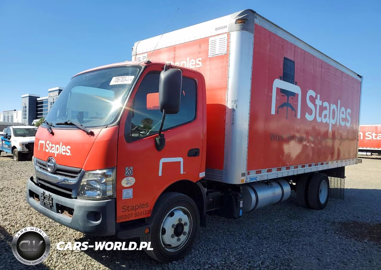 2018 Hino 195 Box Truck