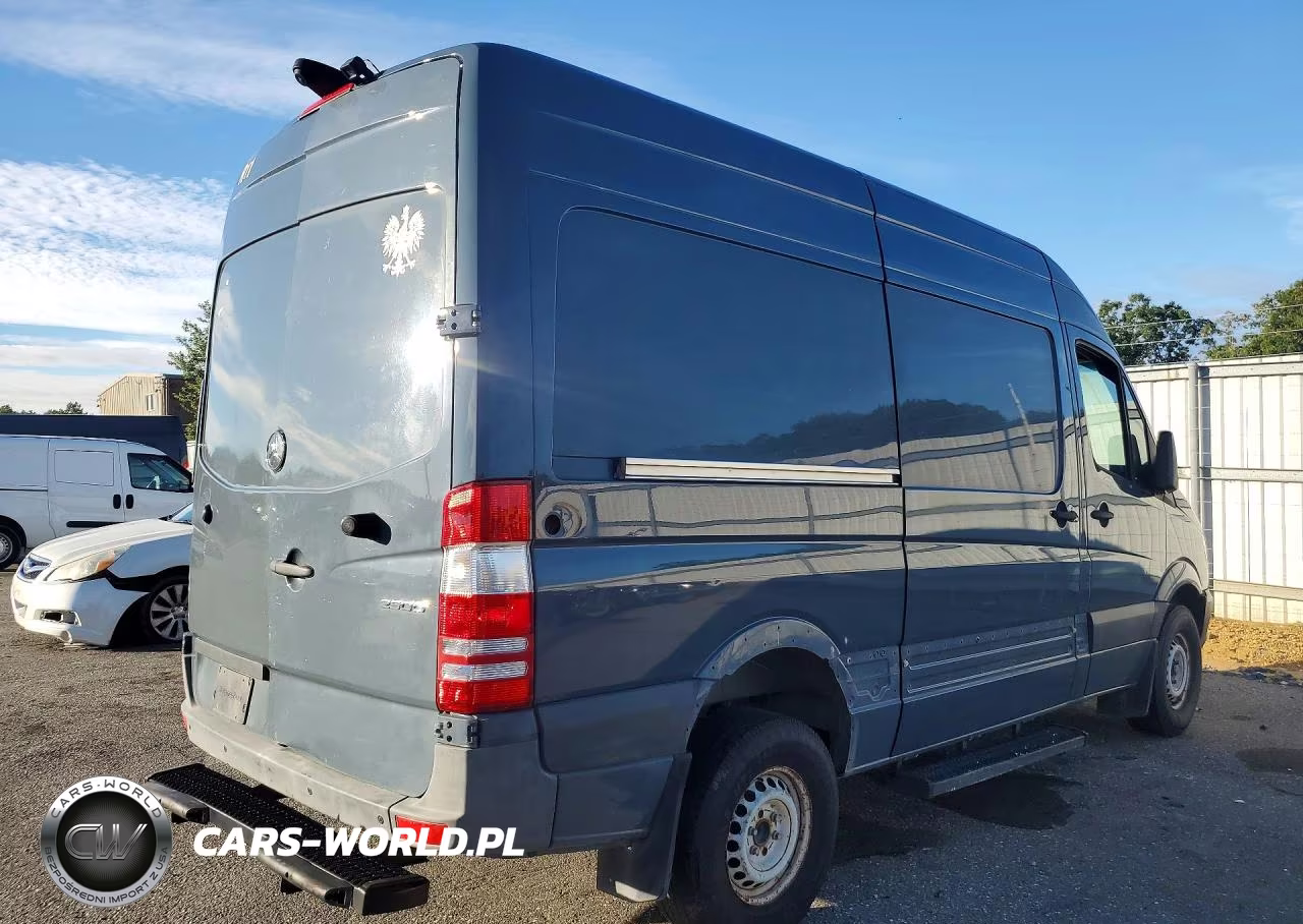 2018 Mercedes Benz Sprinter 2500 Delivery Van VIN:WD3PE7CD6JP637680 - 3