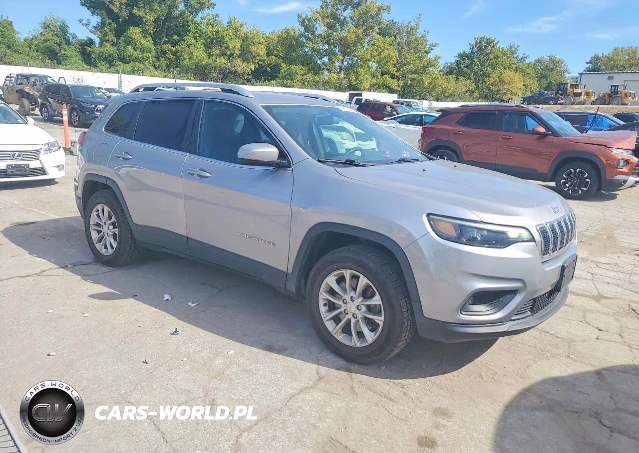 2019 Jeep Cherokee Latitude VIN:1C4PJMCX5KD258442 - 4