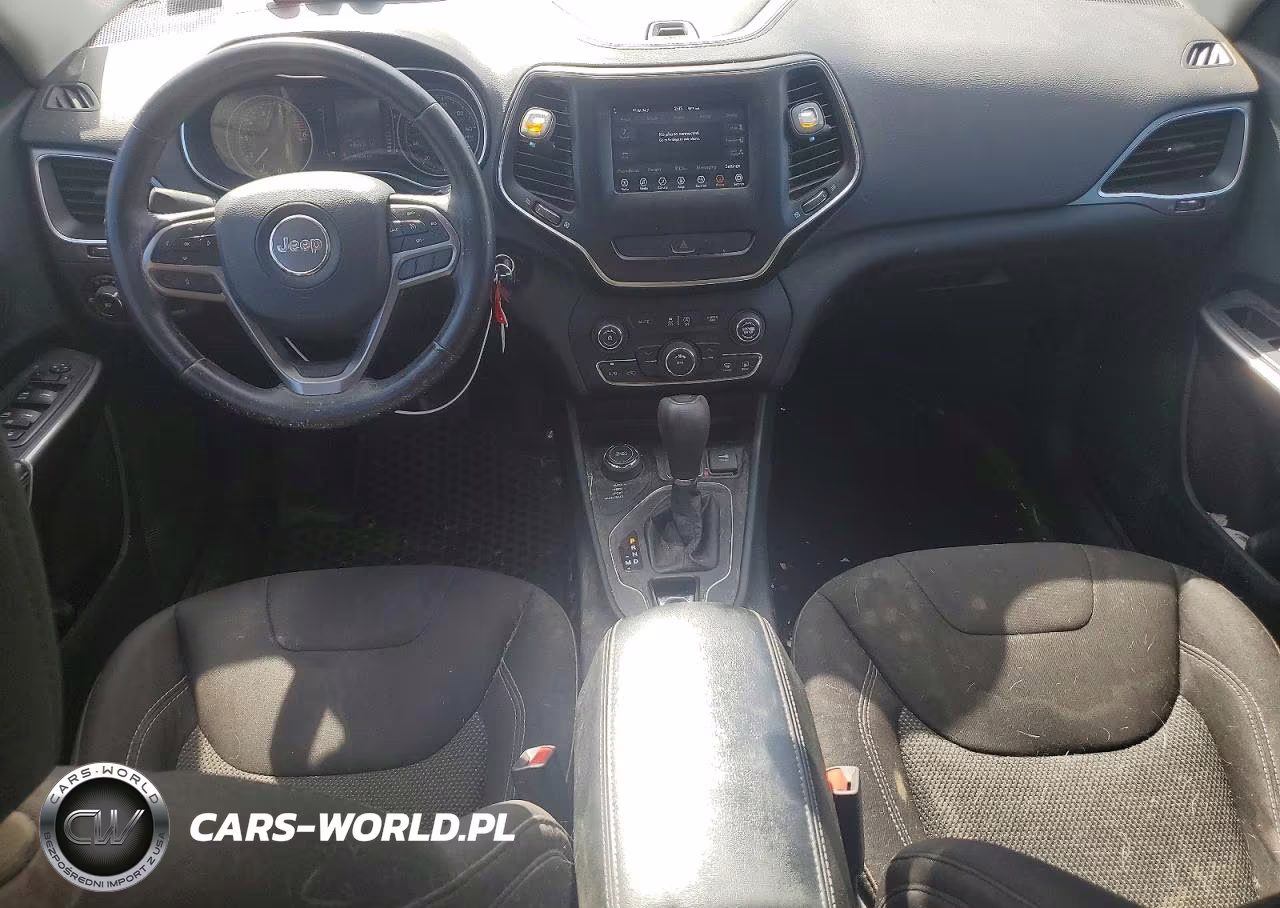 2019 Jeep Cherokee Latitude VIN:1C4PJMCX5KD258442 - 8