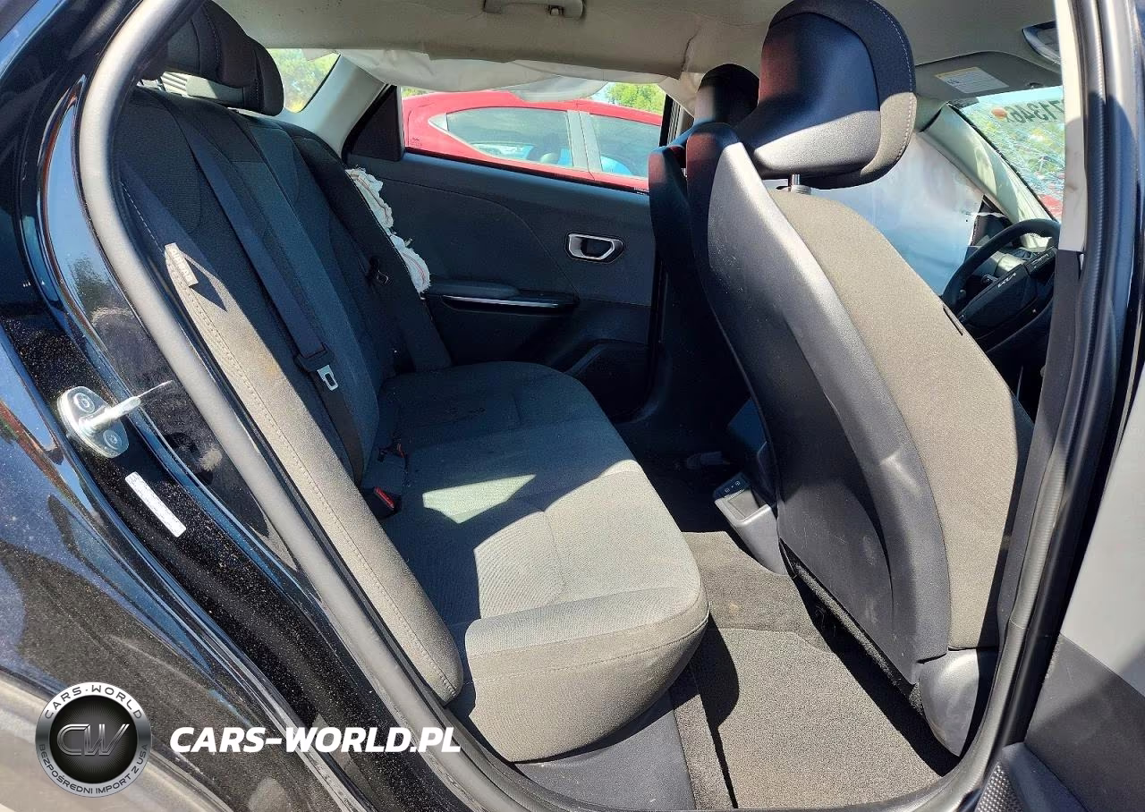 2025 Kia K4 Lxs VIN:3KPFT4DE9SE093836 - 10