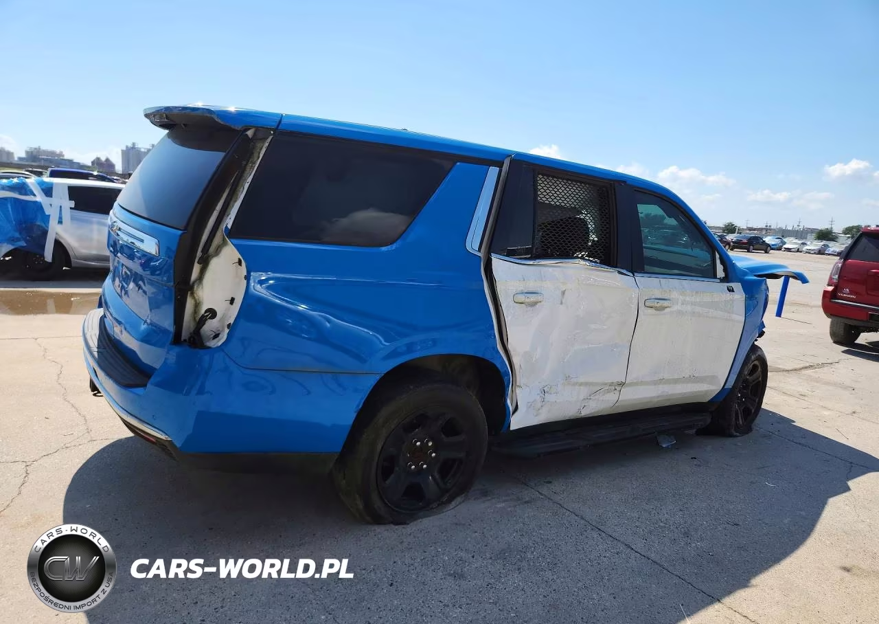 2022 Chevrolet Tahoe C1500 VIN:1GNSCLED1NR261824 - 3