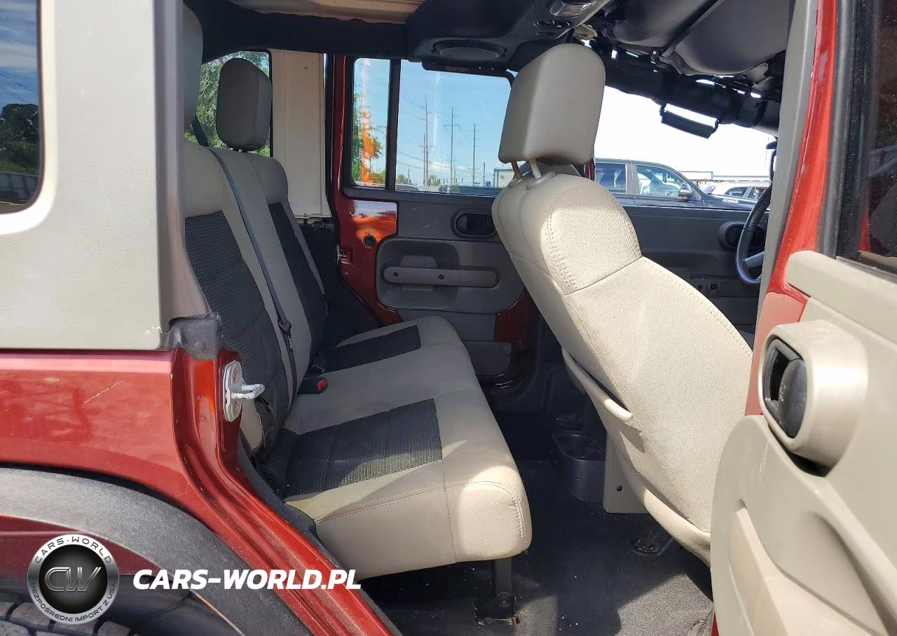 2010 Jeep Wrangler Unlimited Sahara VIN:1J4BA5H18AL230959 - 10