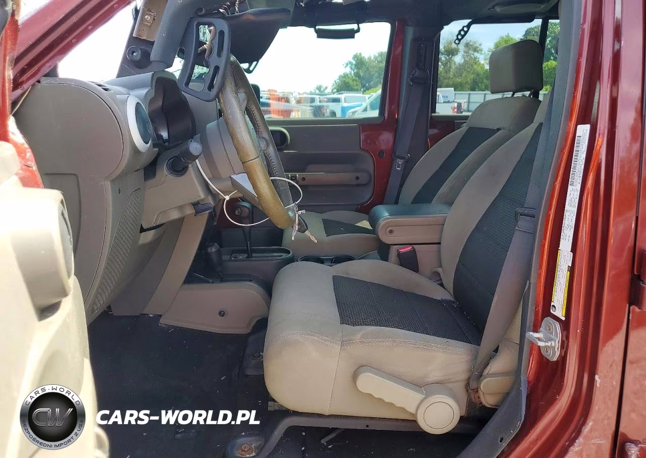 2010 Jeep Wrangler Unlimited Sahara VIN:1J4BA5H18AL230959 - 7