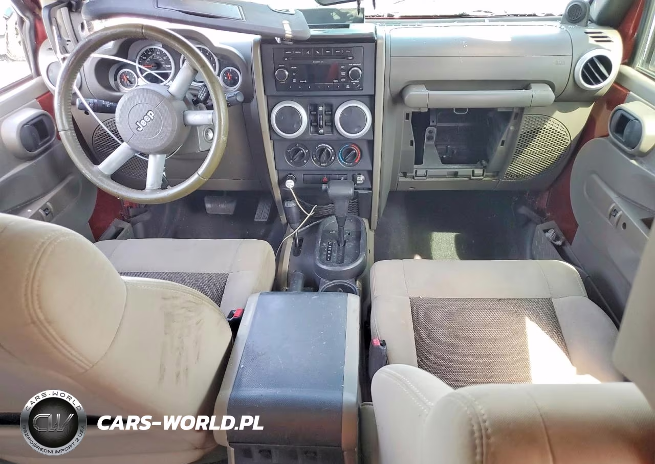 2010 Jeep Wrangler Unlimited Sahara VIN:1J4BA5H18AL230959 - 8