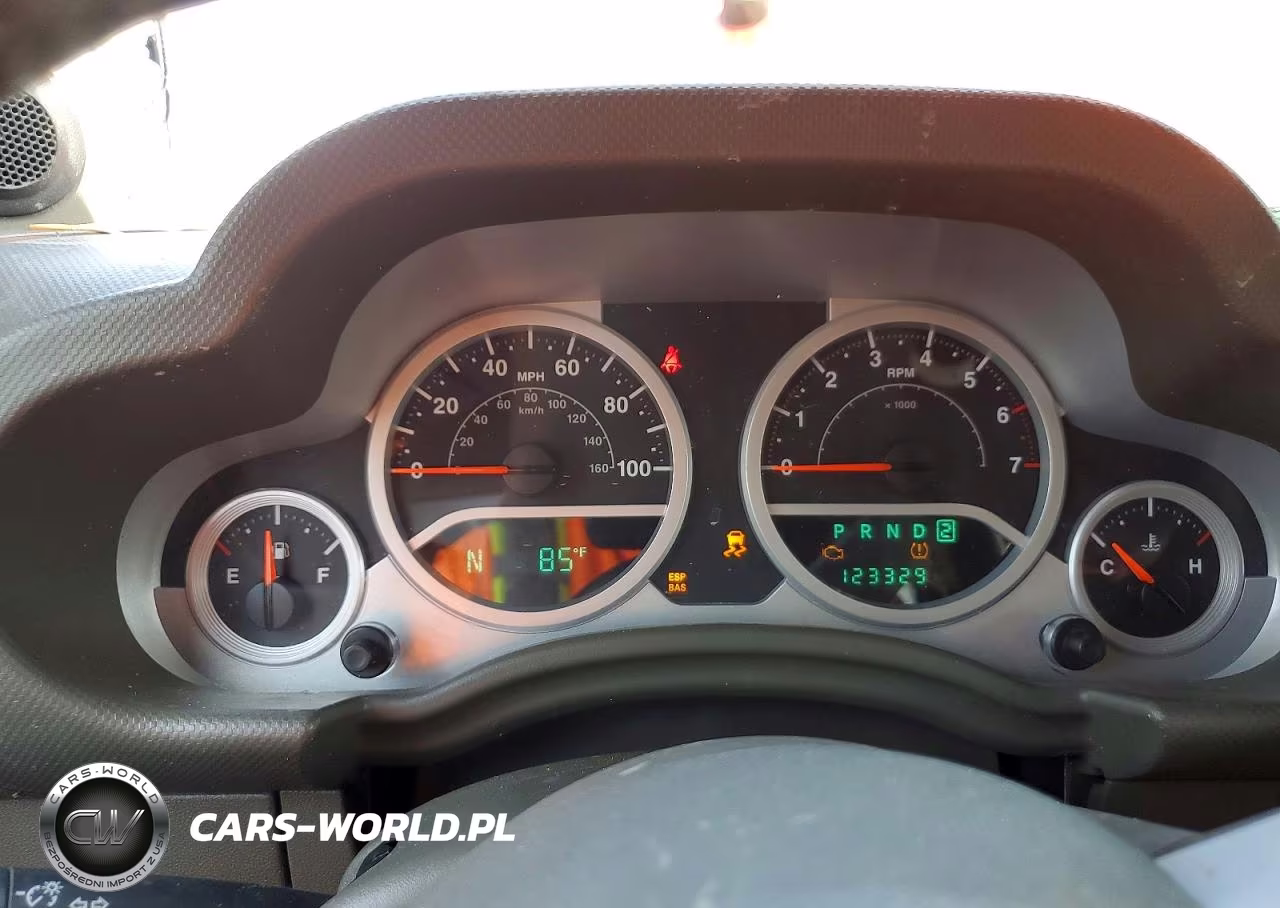 2010 Jeep Wrangler Unlimited Sahara VIN:1J4BA5H18AL230959 - 9