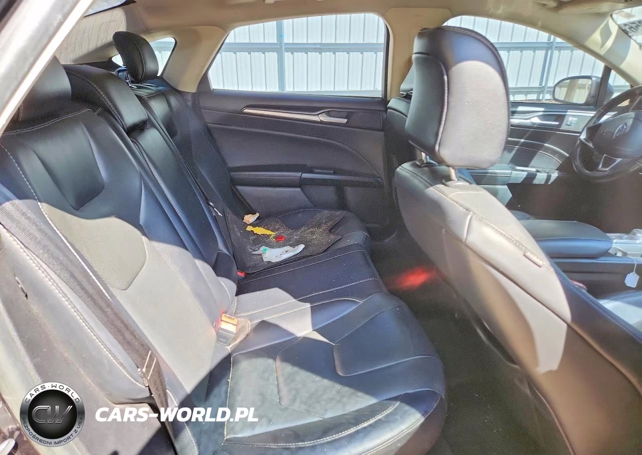 2020 Ford Fusion Titanium VIN:3FA6P0D95LR118439 - 10