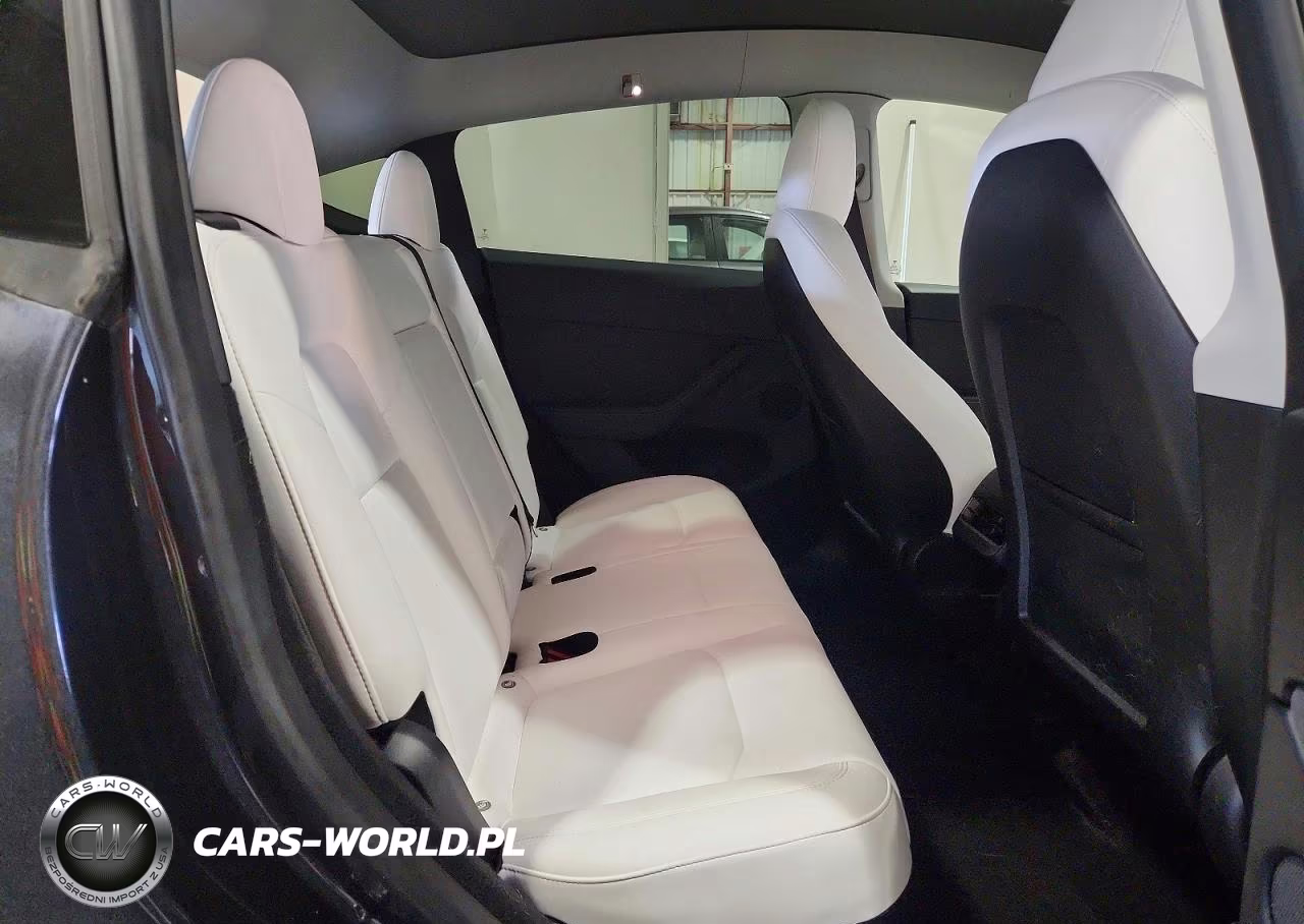 2024 Tesla Model Y VIN:7SAYGDEE1RA224418 - 10