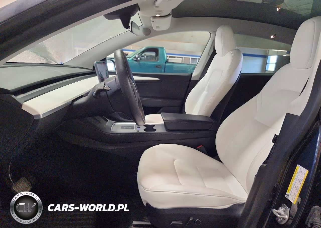2024 Tesla Model Y VIN:7SAYGDEE1RA224418 - 7