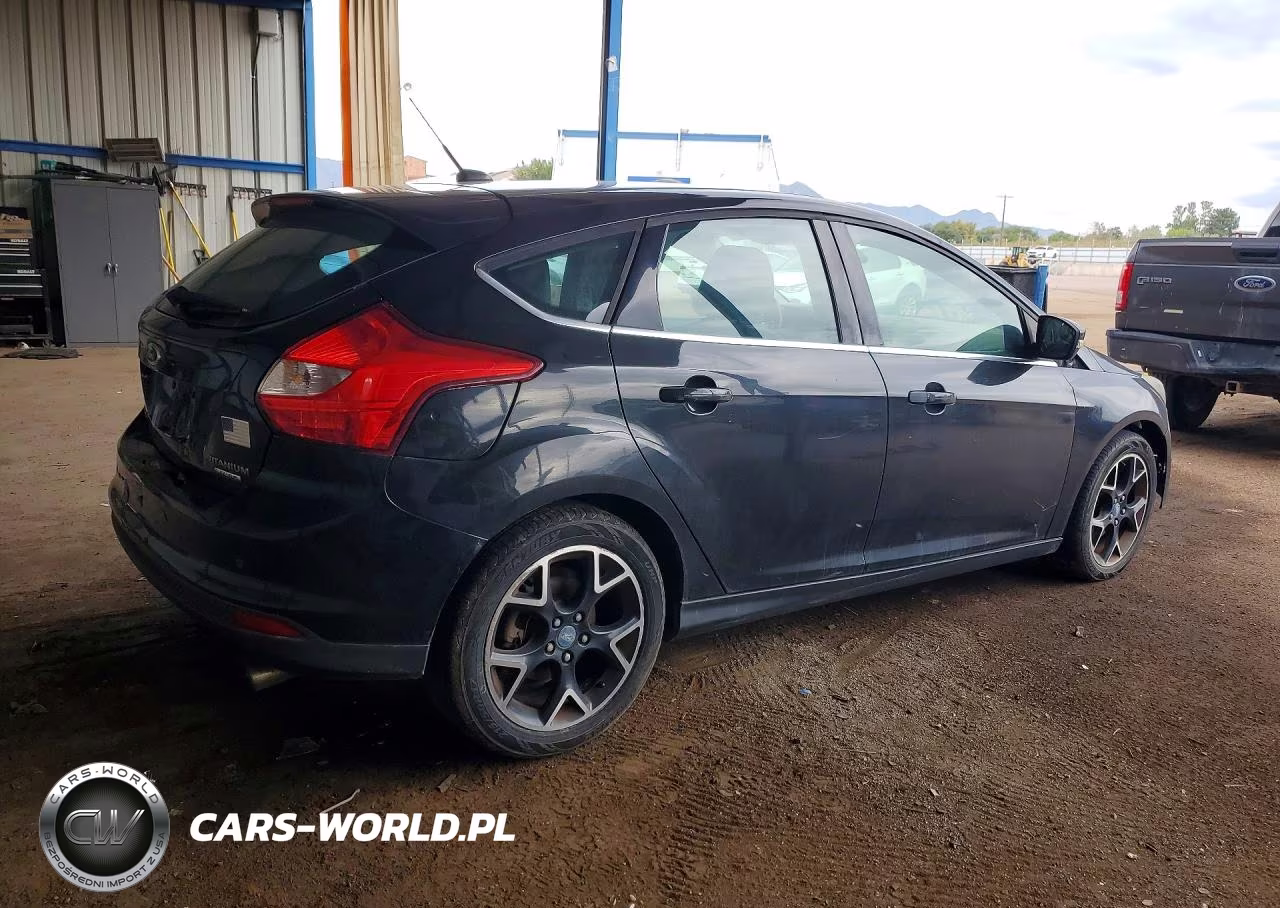 2012 Ford Focus Titanium VIN:1FAHP3N29CL415580 - 3
