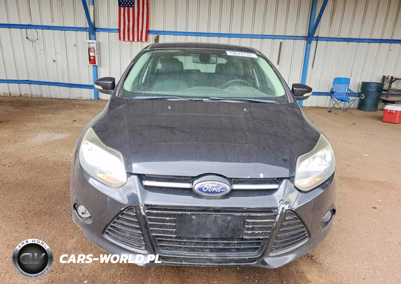 2012 Ford Focus Titanium VIN:1FAHP3N29CL415580 - 5