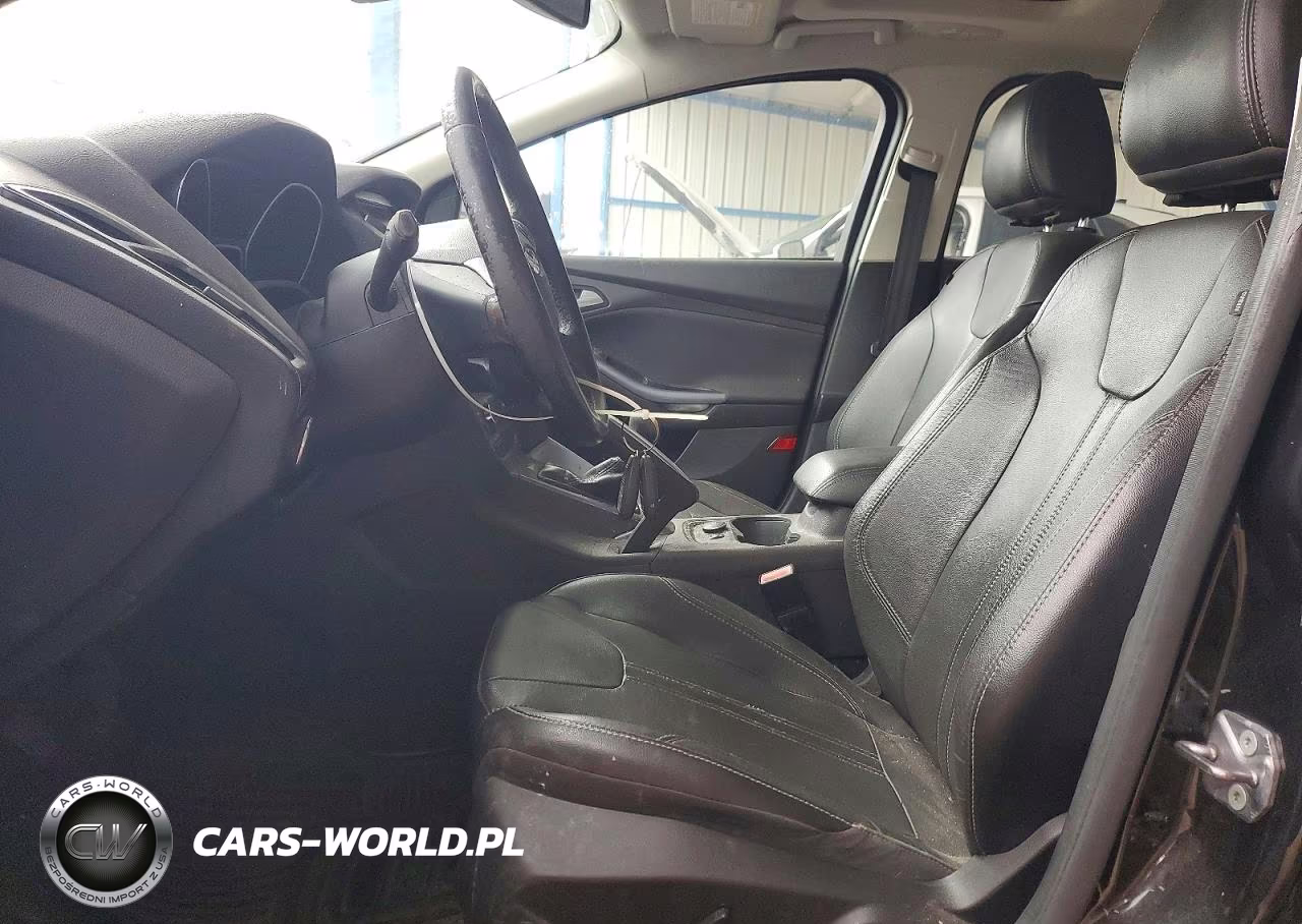 2012 Ford Focus Titanium VIN:1FAHP3N29CL415580 - 7