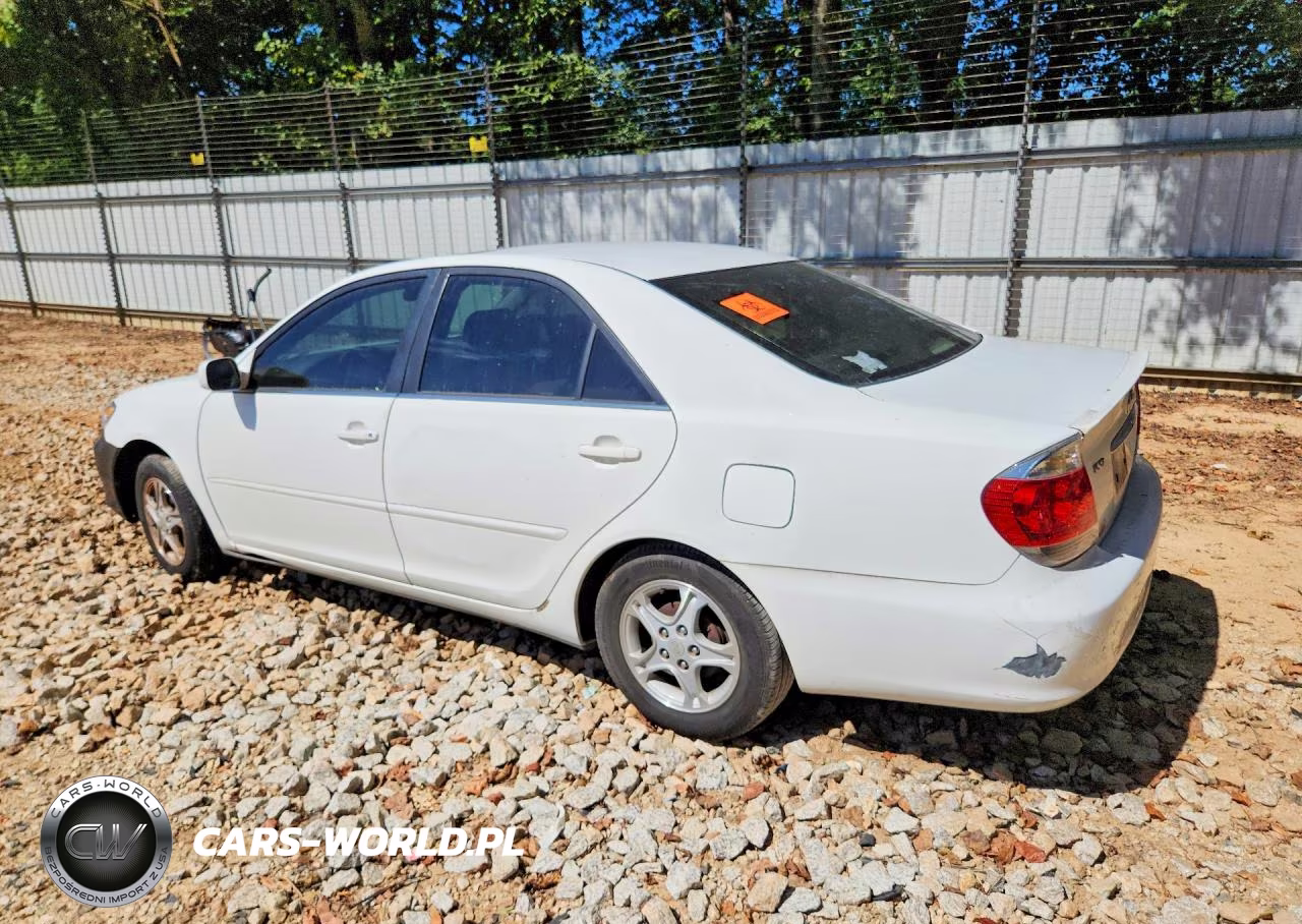 2005 Toyota Camry Le VIN:4T1BE32KX5U607609 - 2