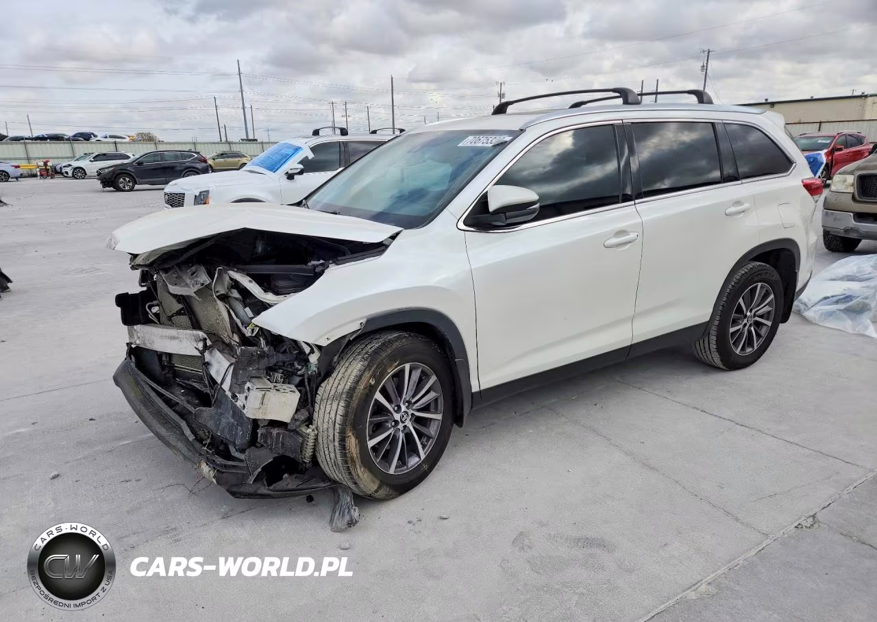 2019 Toyota Highlander Xle VIN:5TDJZRFH6KS958748 - 1