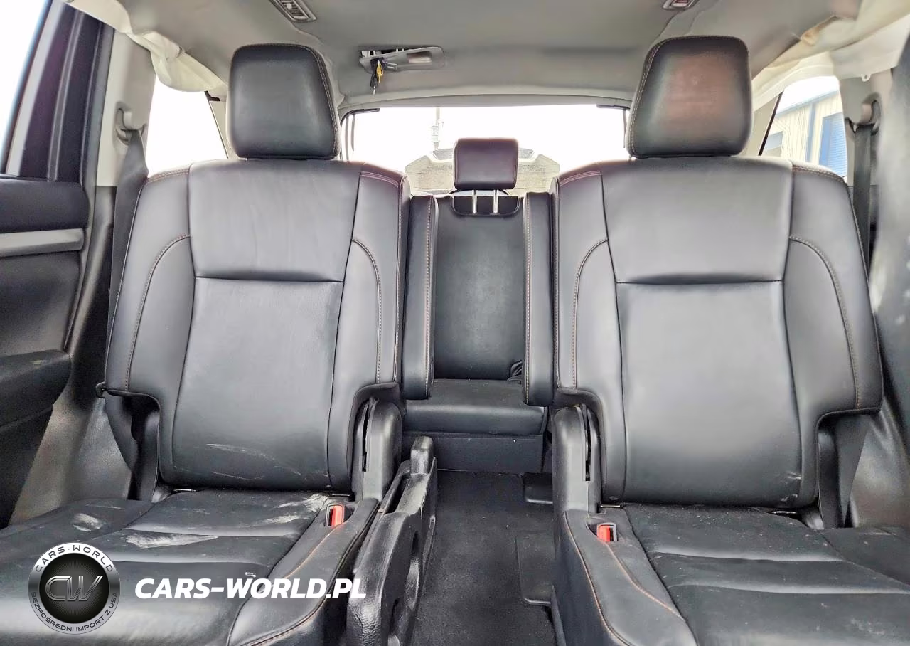 2019 Toyota Highlander Xle VIN:5TDJZRFH6KS958748 - 10