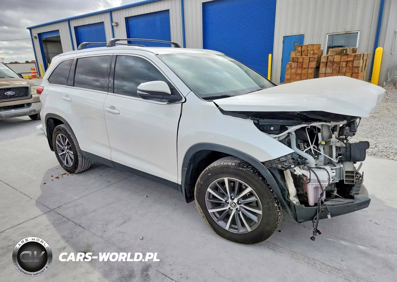 2019 Toyota Highlander Xle VIN:5TDJZRFH6KS958748 - 4