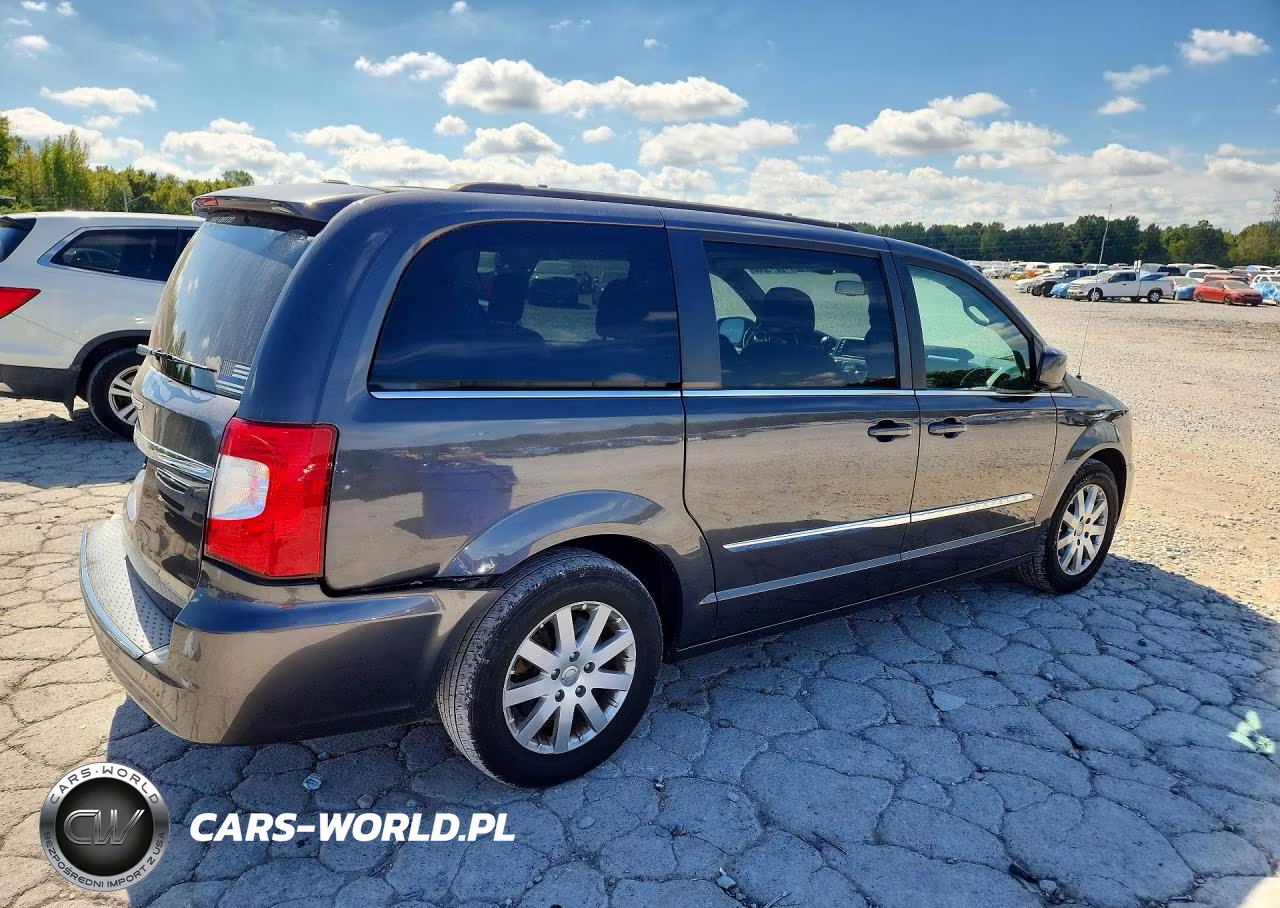 2016 Chrysler Town & Country Touring VIN:2C4RC1BG8GR157564 - 3