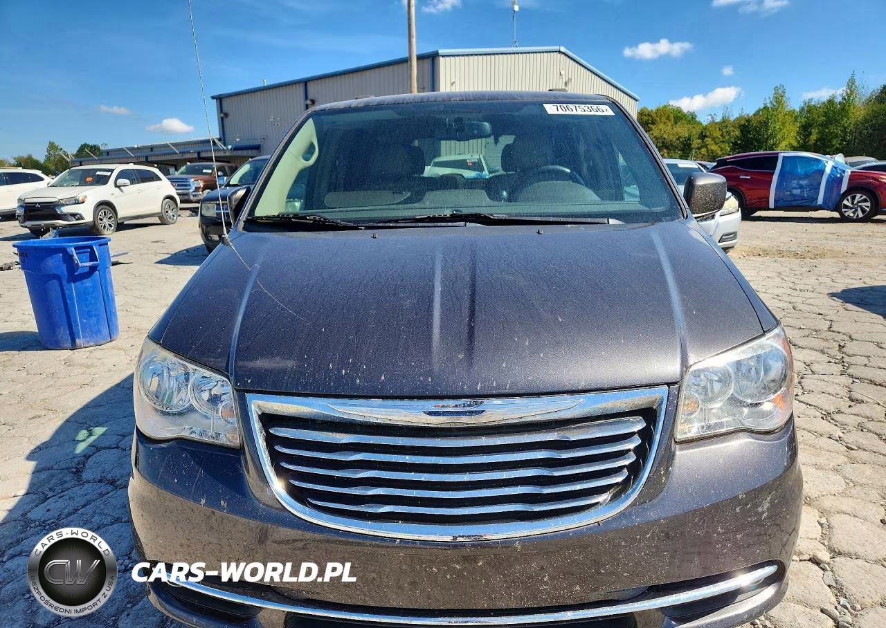 2016 Chrysler Town & Country Touring VIN:2C4RC1BG8GR157564 - 5