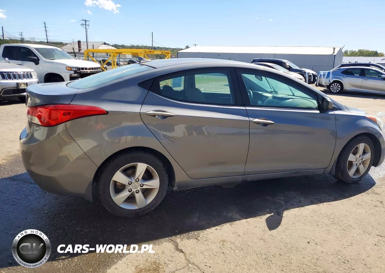 2013 Hyundai Elantra Gls VIN:5NPDH4AEXDH317028 - 3