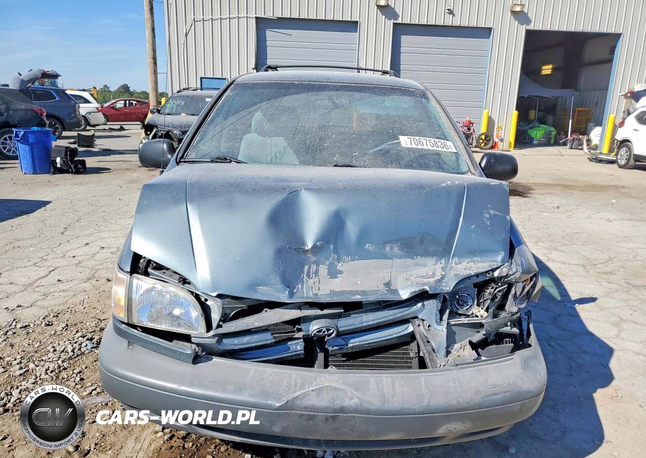 2000 Toyota Sienna Le VIN:4T3ZF13C2YU282960 - 5