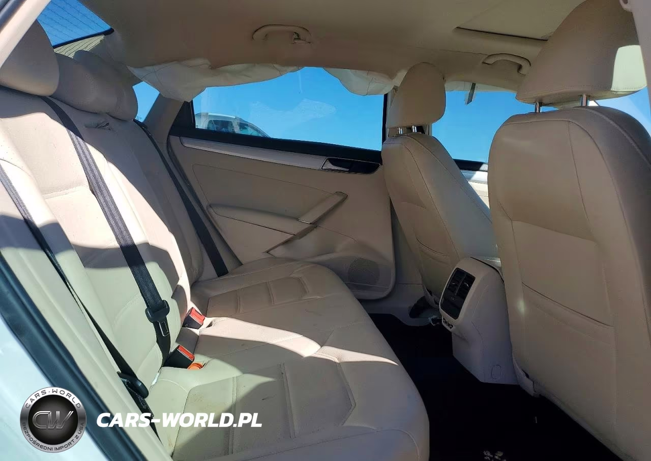2019 Volkswagen Passat Wolfsburg VIN:1VWLA7A33KC003467 - 10