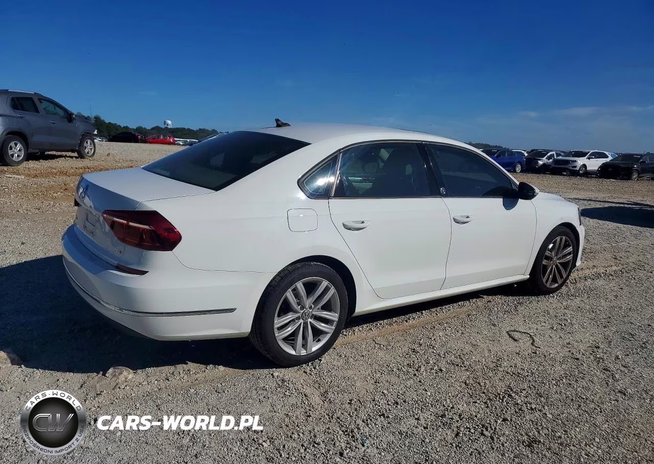 2019 Volkswagen Passat Wolfsburg VIN:1VWLA7A33KC003467 - 3