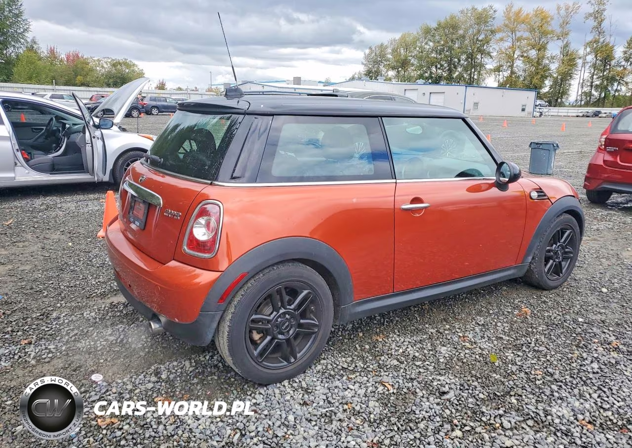 2013 Mini Cooper VIN:WMWSU3C59DT545282 - 3