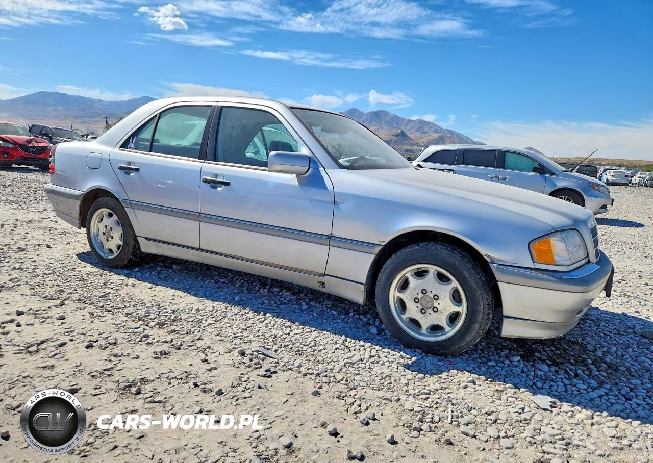 1999 Mercedes-Benz C 230 VIN:WDBHA24G1XA682800 - 4