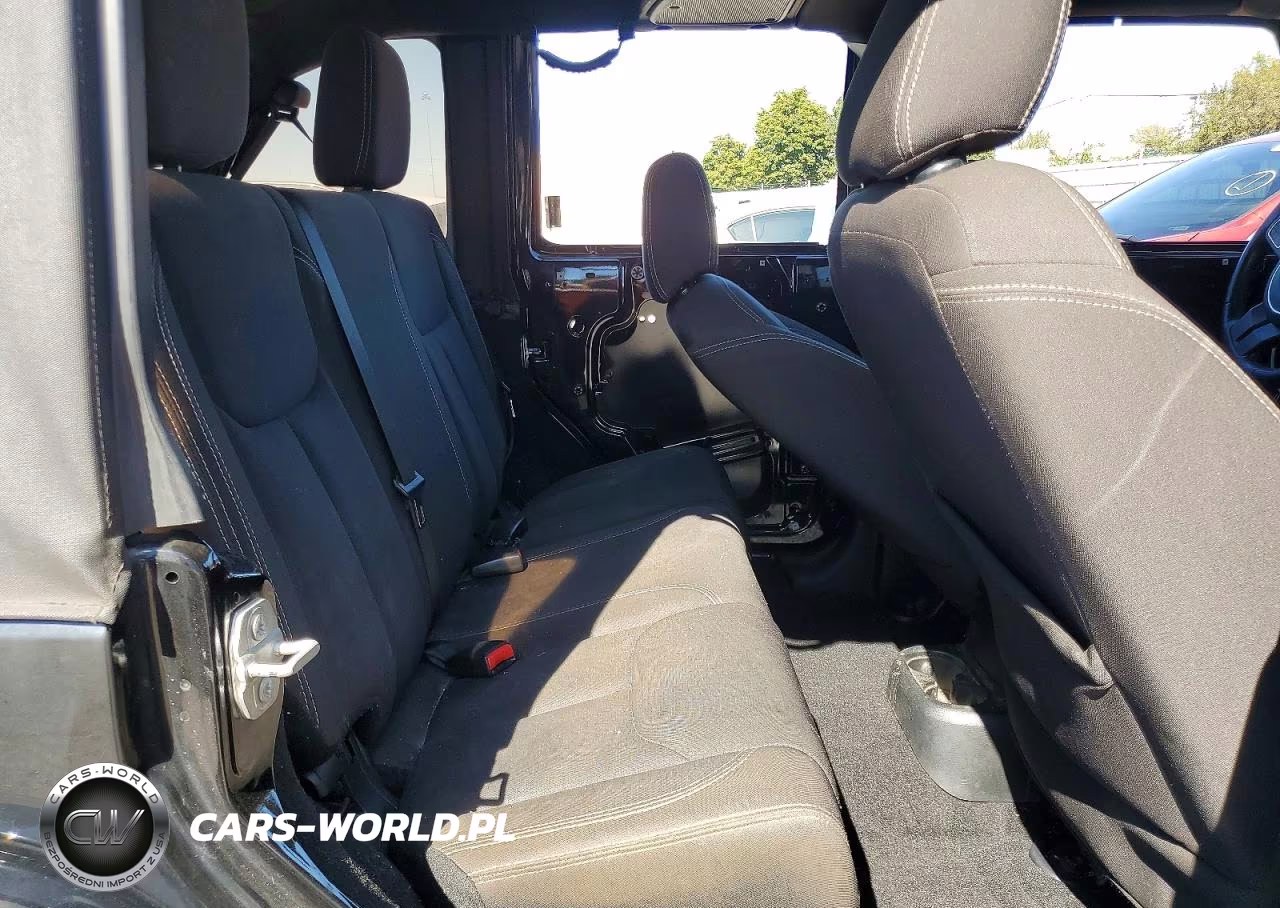 2017 Jeep Wrangler Unlimited Sahara VIN:1C4BJWEGXHL605636 - 11