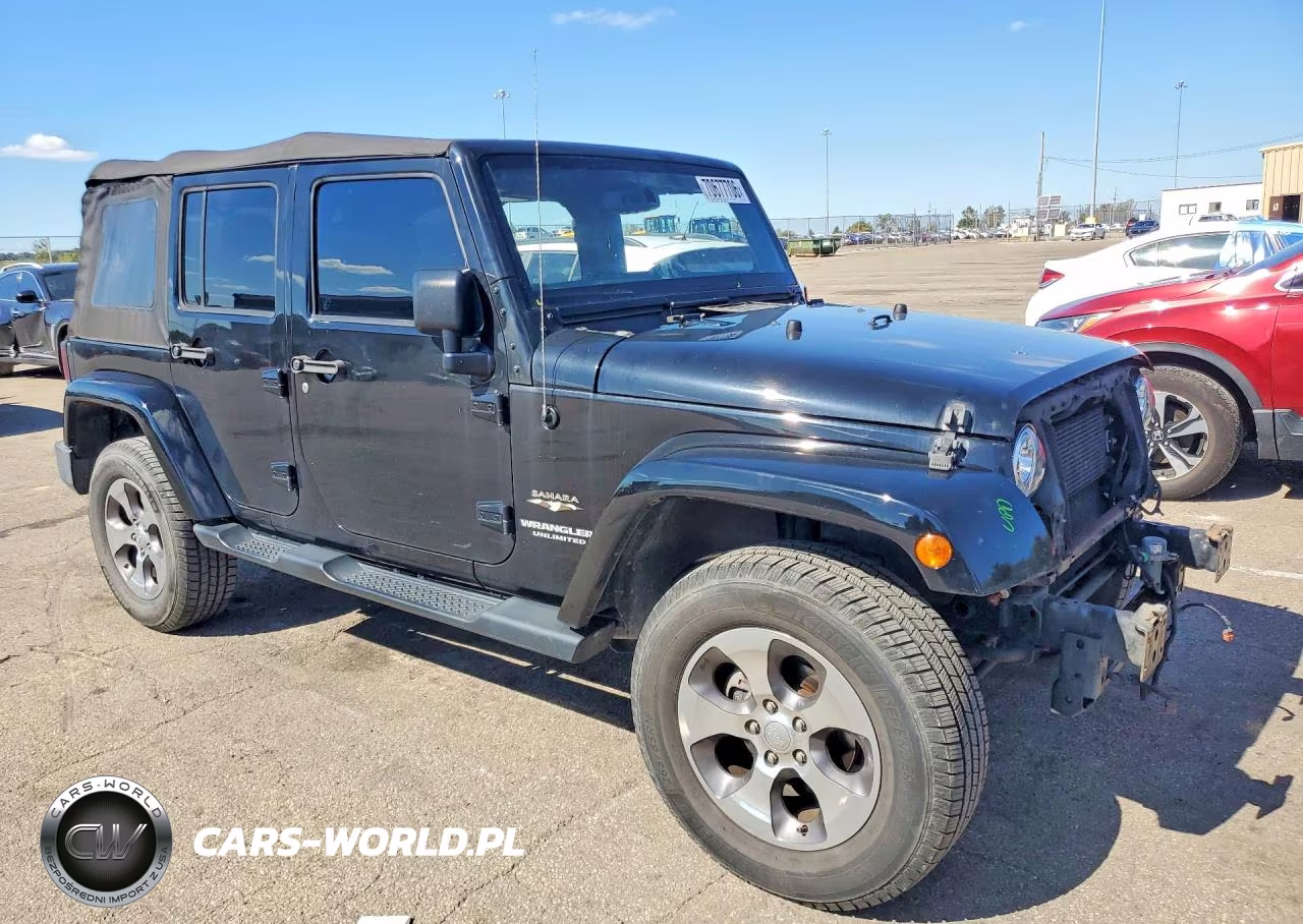2017 Jeep Wrangler Unlimited Sahara VIN:1C4BJWEGXHL605636 - 4