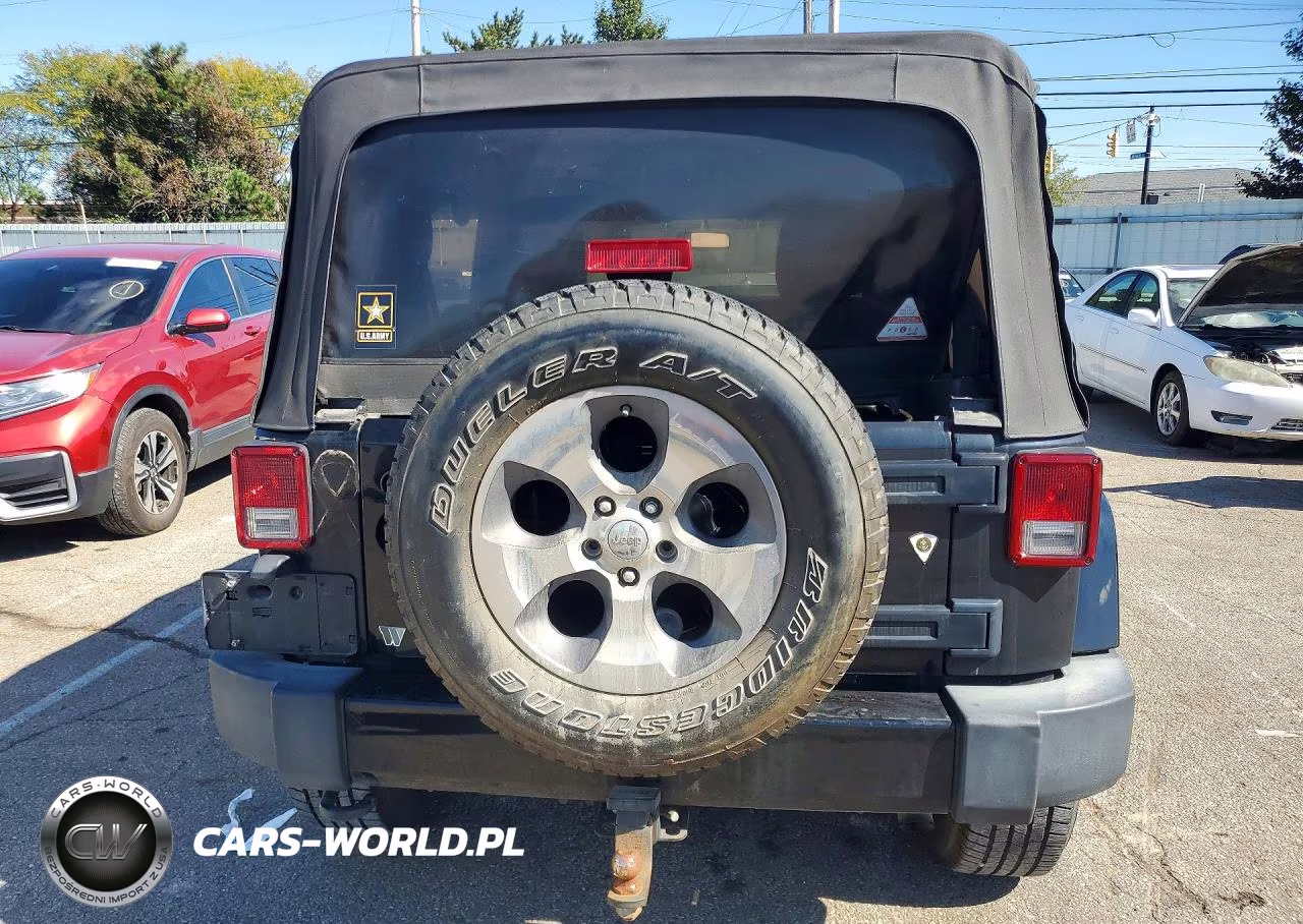 2017 Jeep Wrangler Unlimited Sahara VIN:1C4BJWEGXHL605636 - 6