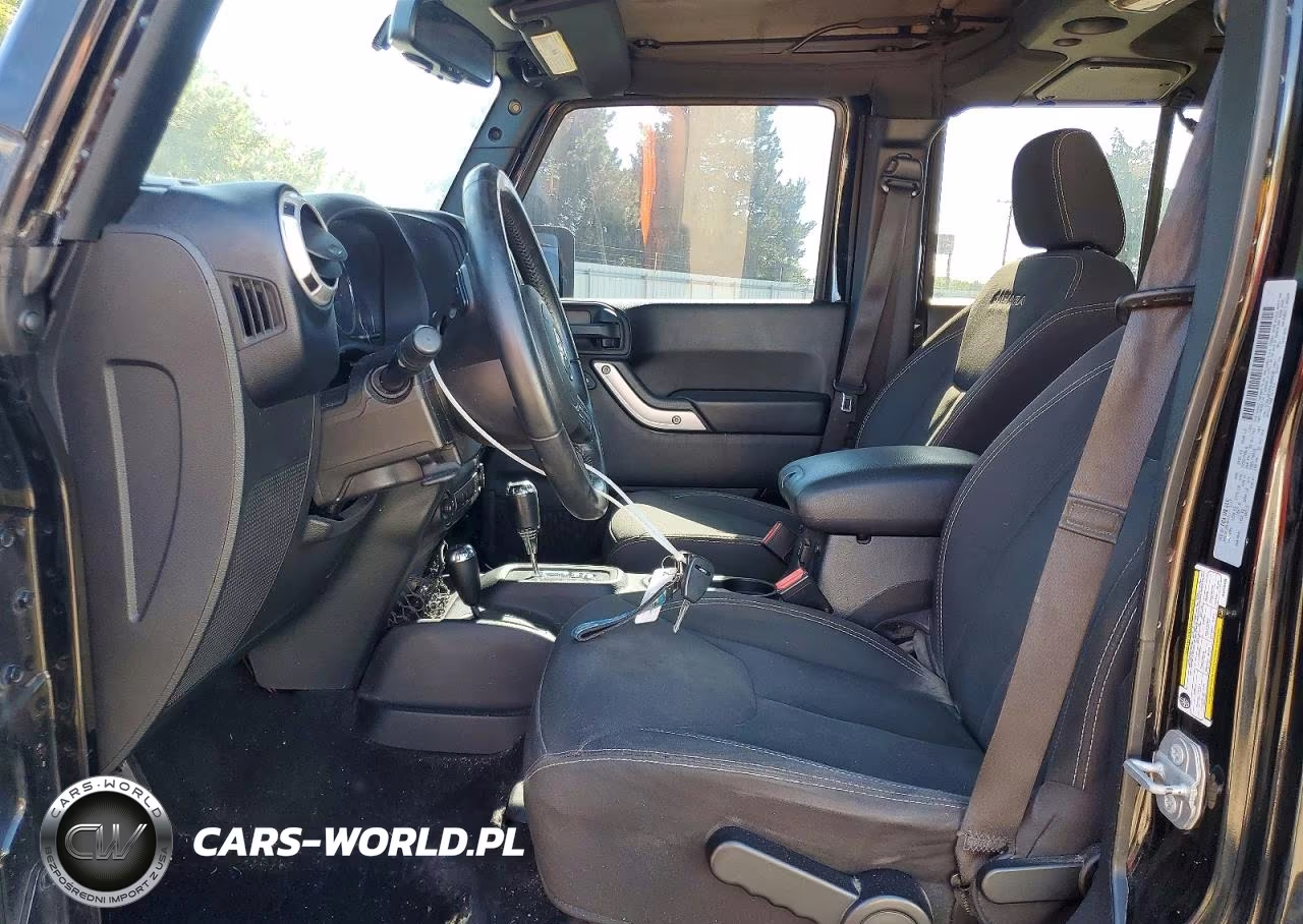 2017 Jeep Wrangler Unlimited Sahara VIN:1C4BJWEGXHL605636 - 7