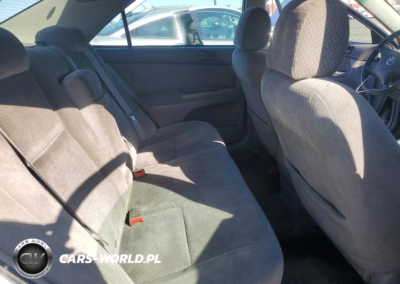 2003 Toyota Camry Le VIN:4T1BE32K23U762927 - 10