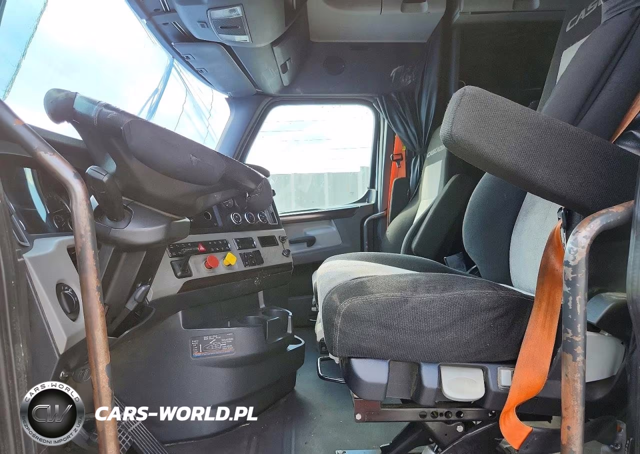 2018 Freightliner Cascadia 126 Semi Truck VIN:3AKJHHDR4JSJP4493 - 7