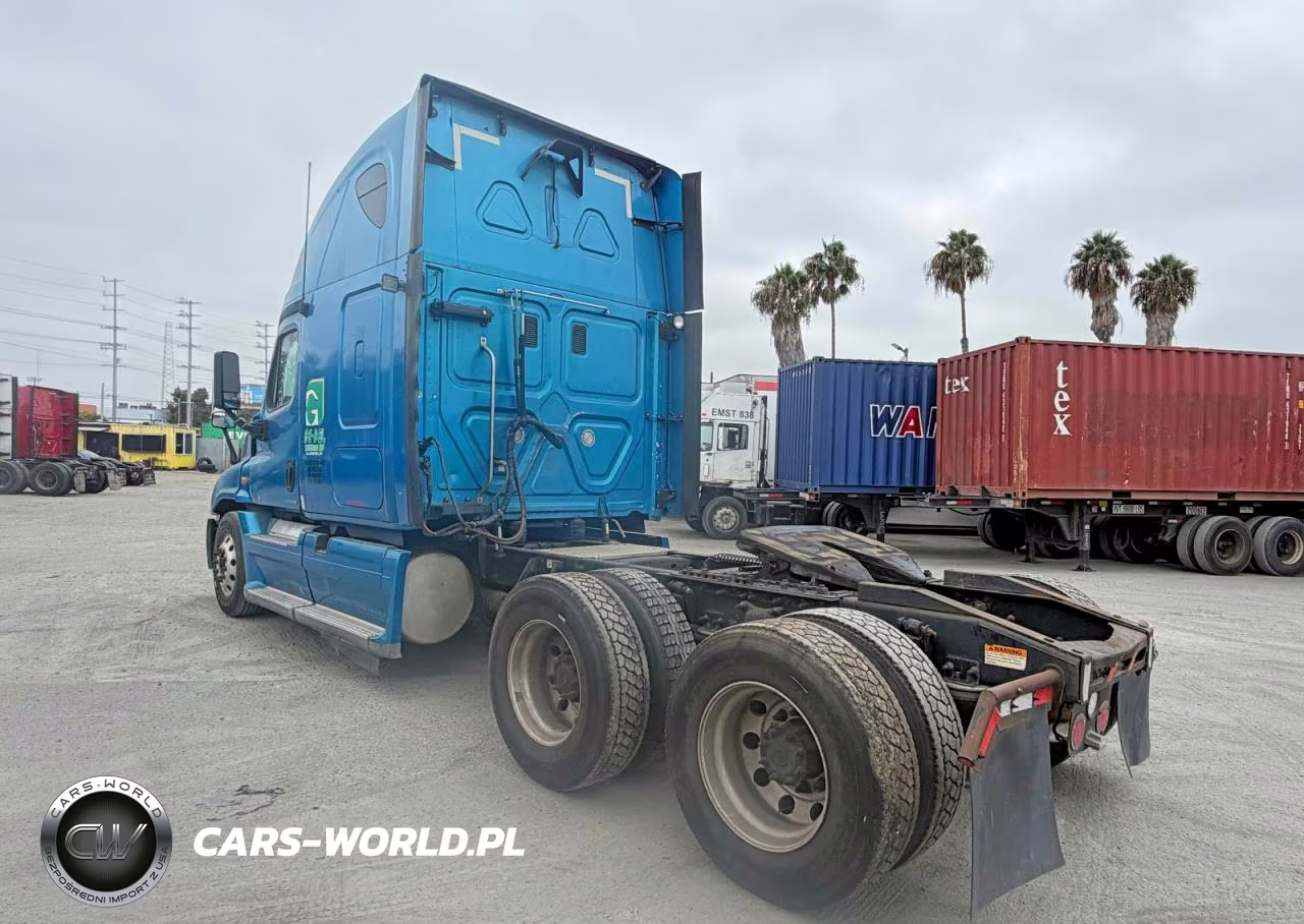 2012 Freightliner Cascadia Semi Truck VIN:1FUJGLDR6CSBE2508 - 3