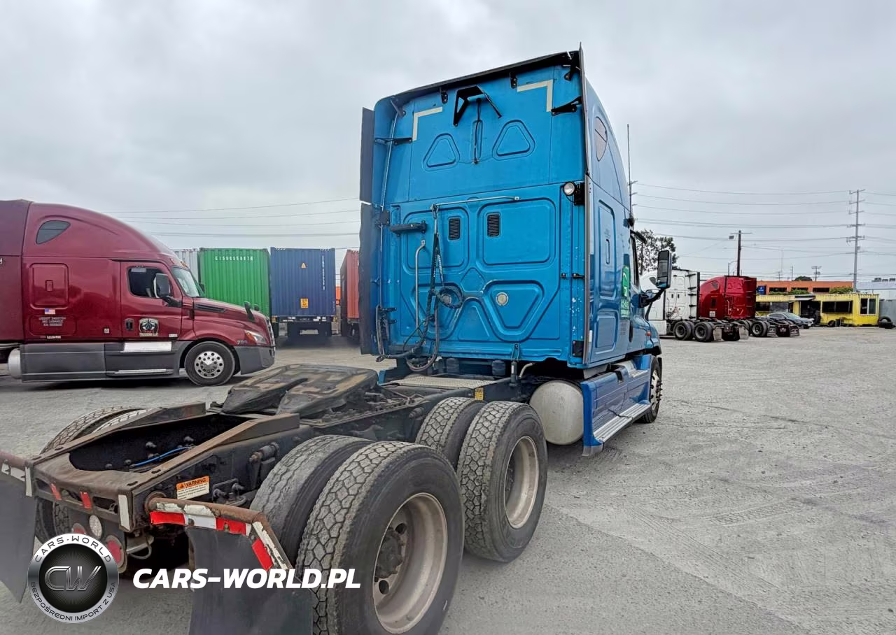2012 Freightliner Cascadia Semi Truck VIN:1FUJGLDR6CSBE2508 - 4