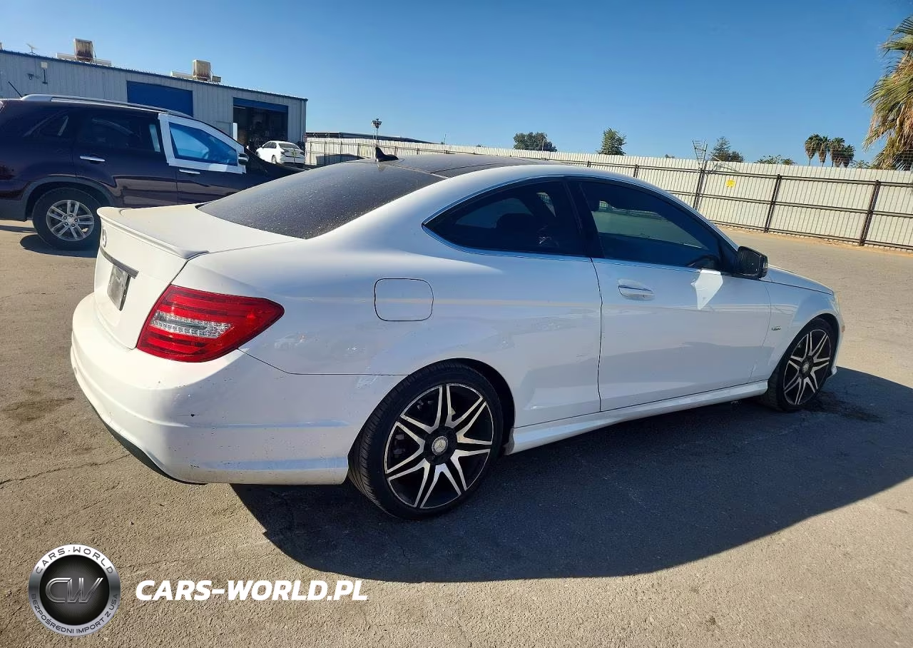 2013 Mercedes-Benz C 250 VIN:WDDGJ4HB0DG085076 - 3
