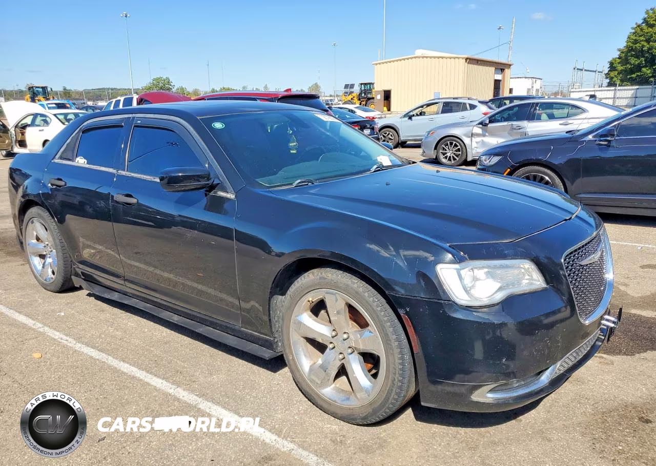 2016 Chrysler 300C VIN:2C3CCAEG1GH268923 - 4