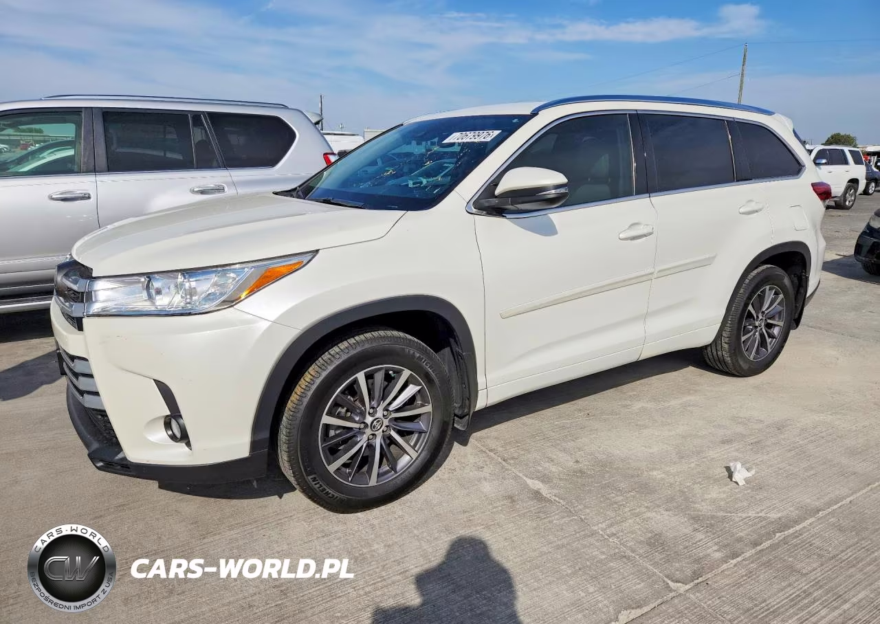 2018 Toyota Highlander Xle VIN:5TDJZRFH6JS526529 - 1