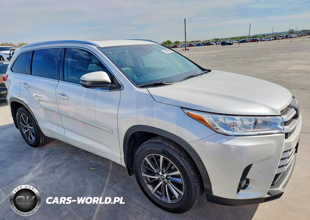 2018 Toyota Highlander Xle VIN:5TDJZRFH6JS526529 - 4