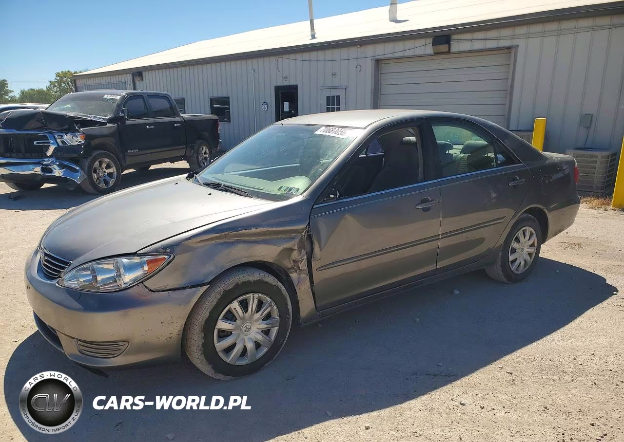 2005 Toyota Camry Le – zdjęcie 1 z 12