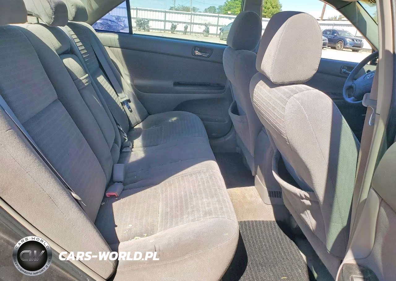 2005 Toyota Camry Le VIN:4T1BE32K15U637954 - 10