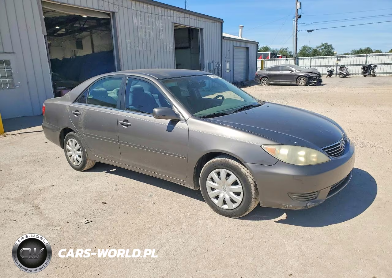 2005 Toyota Camry Le VIN:4T1BE32K15U637954 - 4