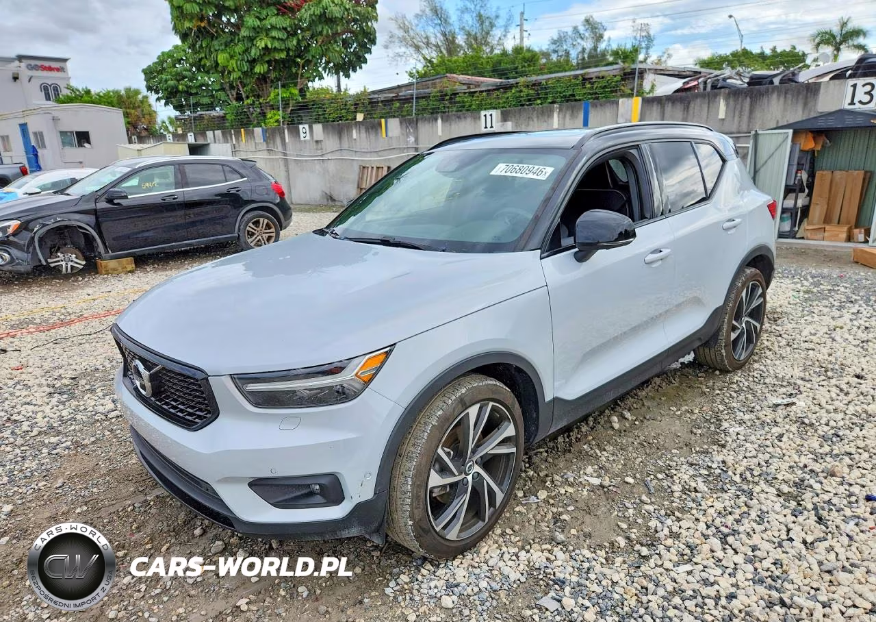 2021 Volvo Xc40 T5 R-Design VIN:YV4162UM7M2482856 - 1